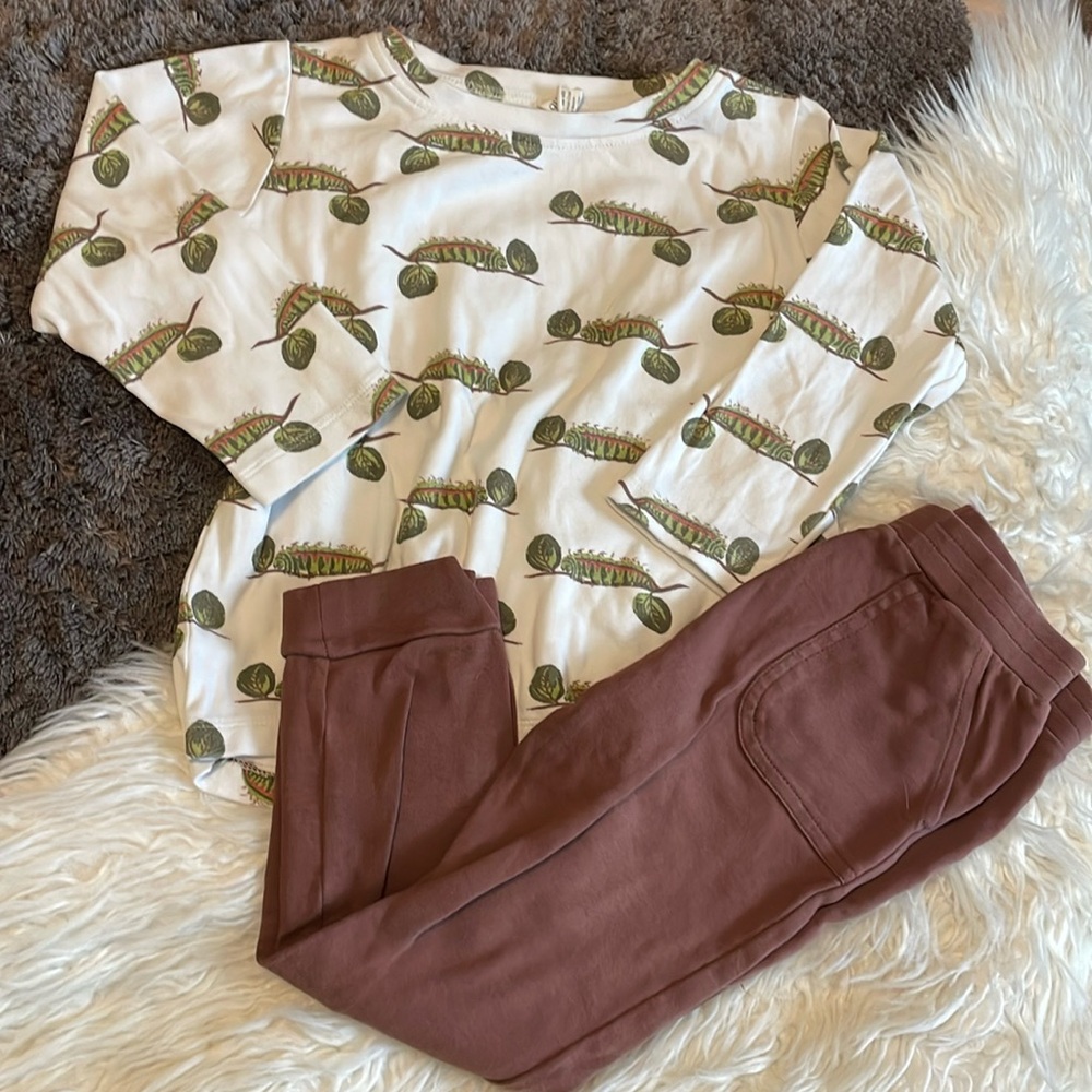 Kate Quinn 5Y Organic Cotton Caterpillar longsleeve tshirt and pants